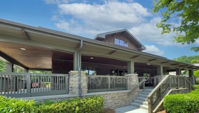 Building Photo - 209 Forsythia Ln