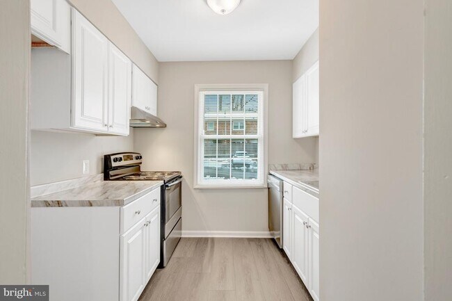 Building Photo - 8326 Darlington St