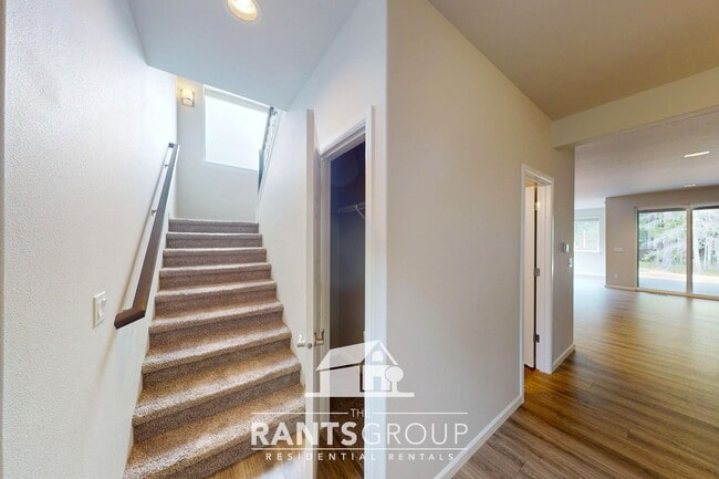 Building Photo - Luxury 4-Bedroom Home with 5-Car Garage & ...