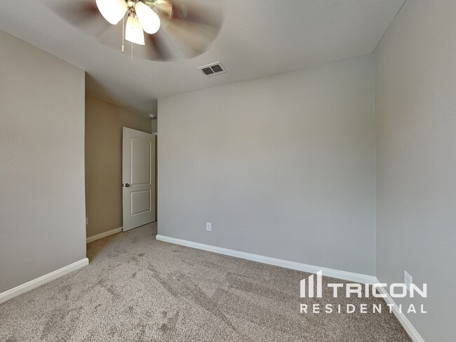 Building Photo - 2111 Juniper Dr