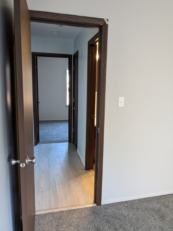 Building Photo - 213 Logan St