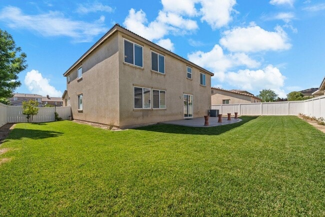 Building Photo - 44824 Dusty Rd