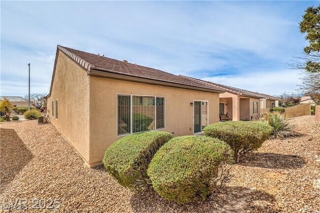 Building Photo - 3520 Kittiwake Rd