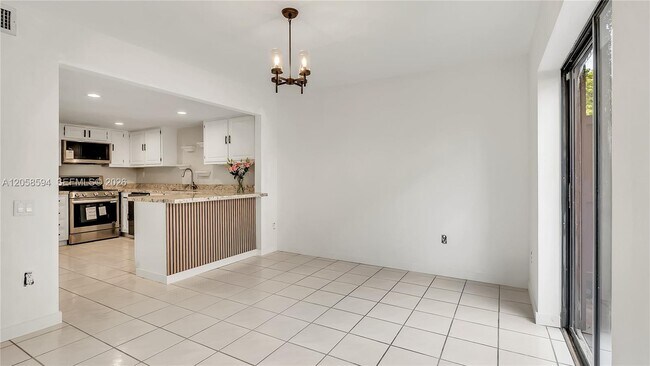 Building Photo - 7123 SW 115th Pl