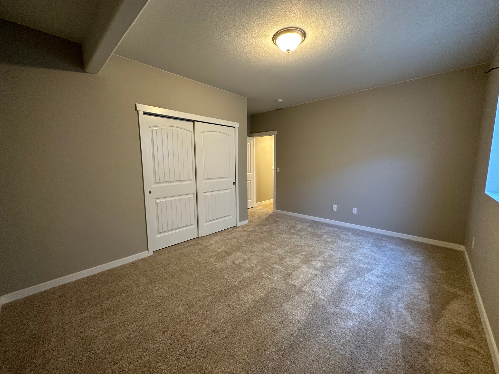 Building Photo - 6737 Sedgerock Ln