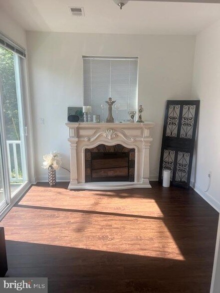 Building Photo - 43 Princeton Hightstown Rd