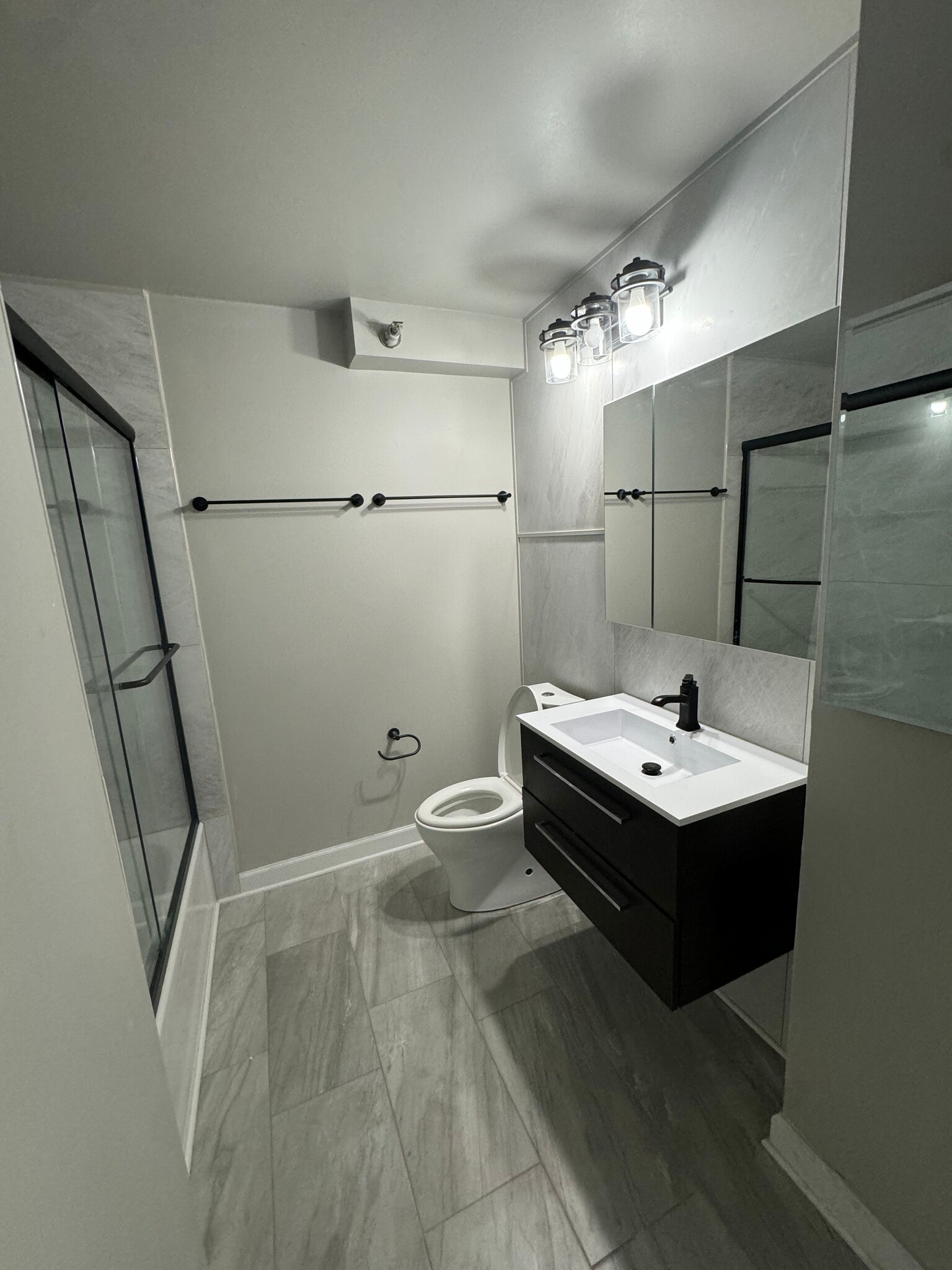 Building Photo - 345 N La Salle Dr