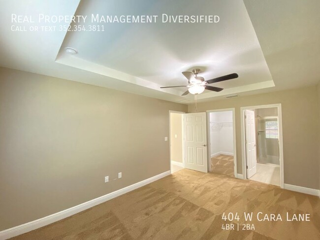 Building Photo - 404 W Cara Ln
