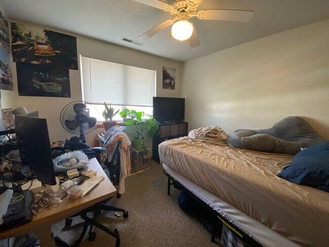 Building Photo - $2,250 | 4 Bedroom, 3.5 Bathroom Duplex | ...