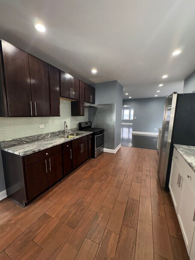 Building Photo - 7025 S Chappel Ave