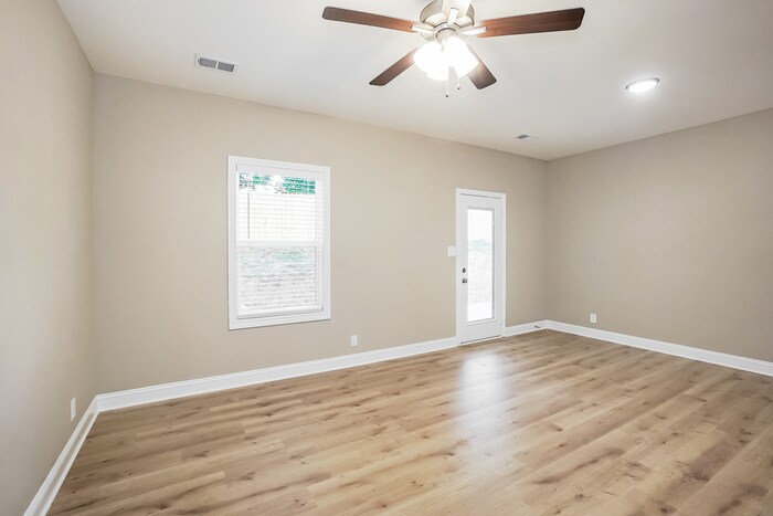 Building Photo - 3385 Polly Dr