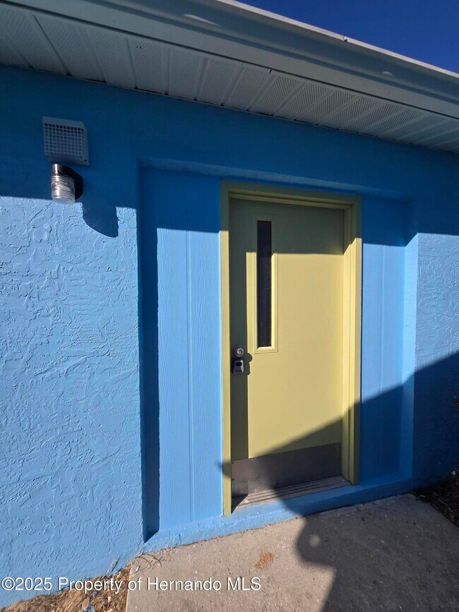 Building Photo - 773 NE 9th St