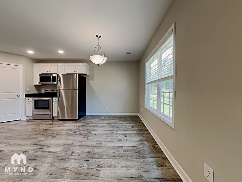 Building Photo - 1411 Oakshade Ave