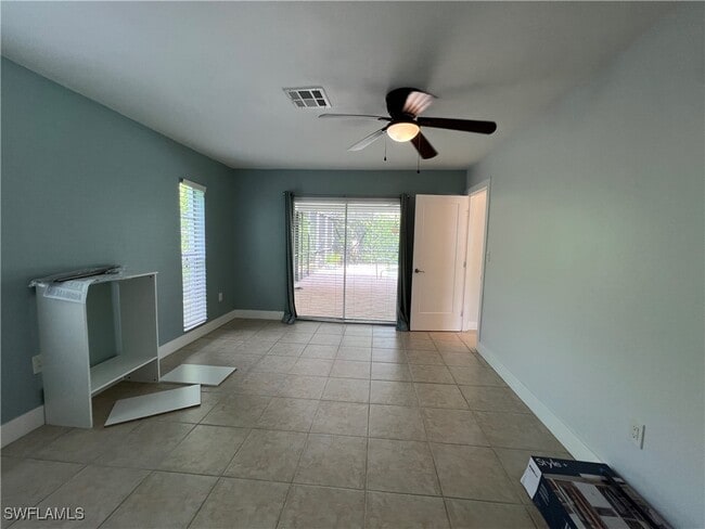Building Photo - 858 Rose Way