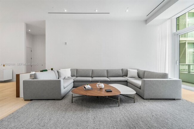 Building Photo - 4701 Meridian Ave