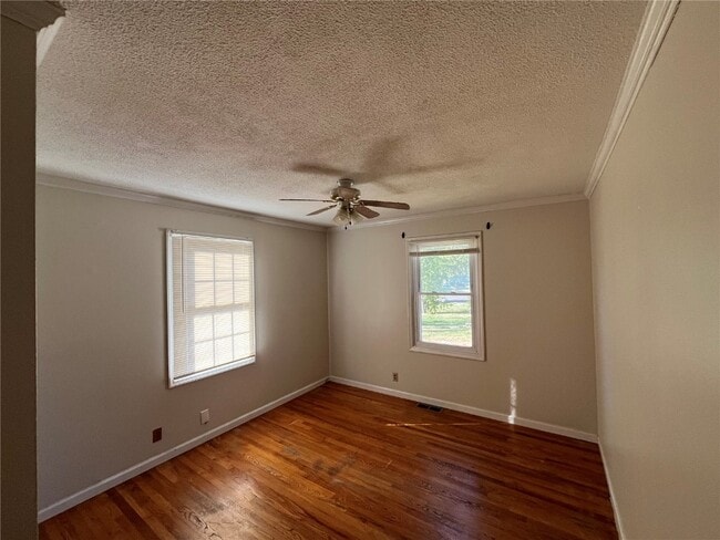 Building Photo - 1705 Derhake Rd