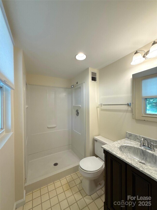 Building Photo - 6616 Wannamaker Ln
