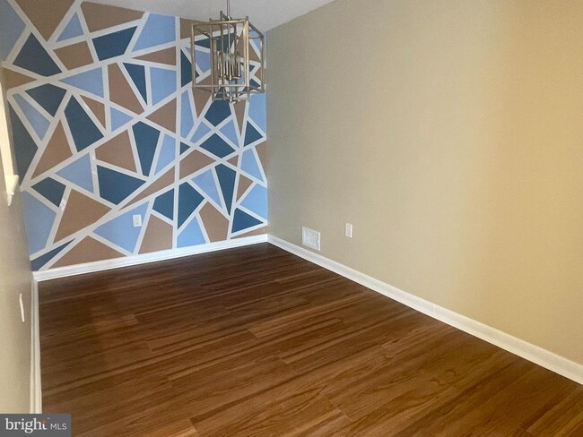 Building Photo - 81 Willow Ct