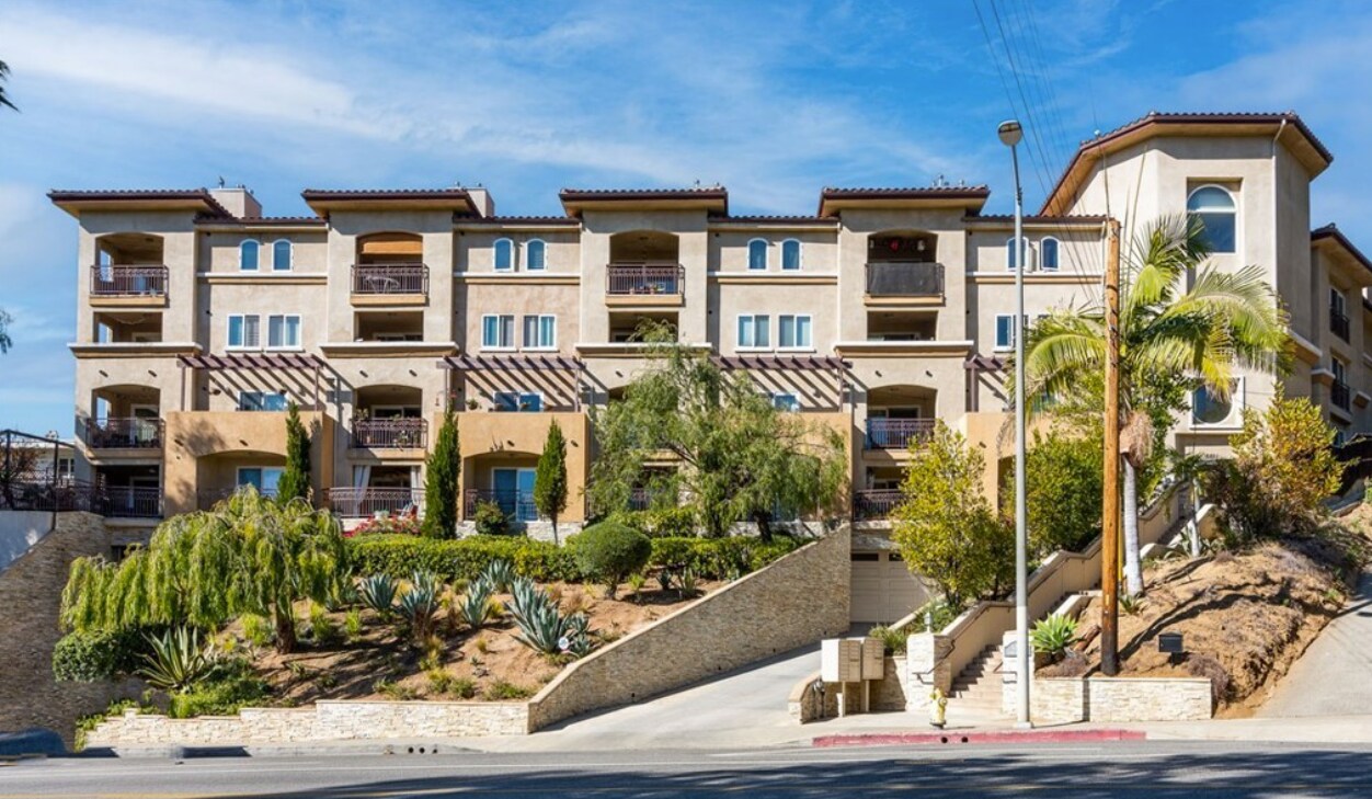 Building Photo - 6221 Monterey Rd
