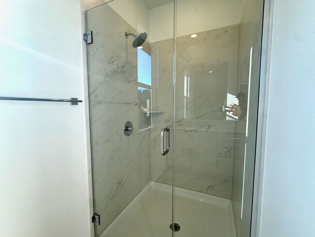 Building Photo - 2025 Build, 3 Bedroom 2.5 bath with over 2...