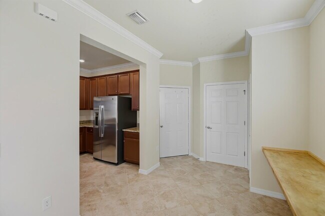 Building Photo - 8895 Via Isola Court