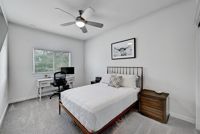 Building Photo - 6800 Menchaca Rd