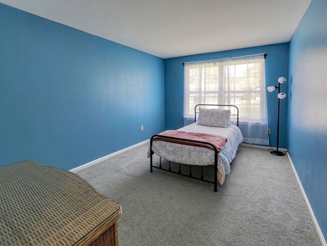 Building Photo - Year-round rental - 4 br 2.5 ba Twin Home in Seabright Village – East of Route 1