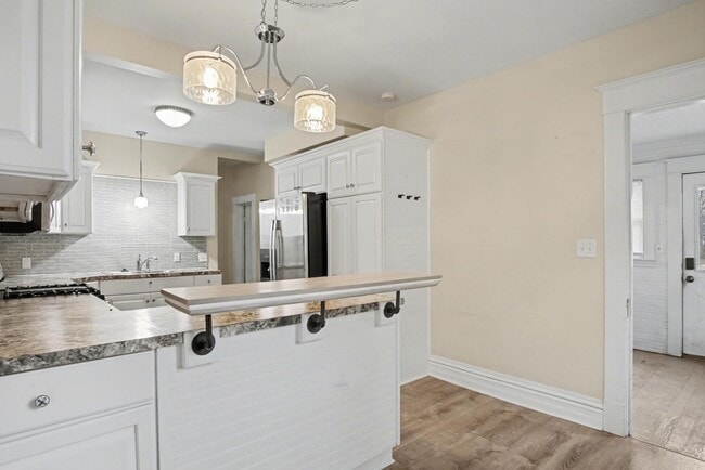 Building Photo - 440 Diamond Ave NE