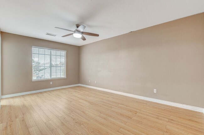 Building Photo - 2504 Antique Blossom Ave