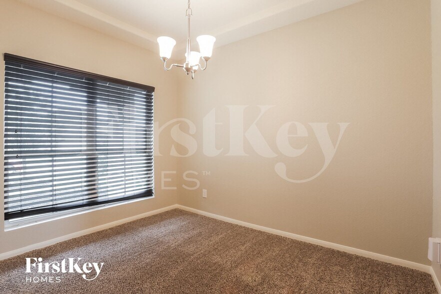 Building Photo - 2718 Briar Breeze Dr