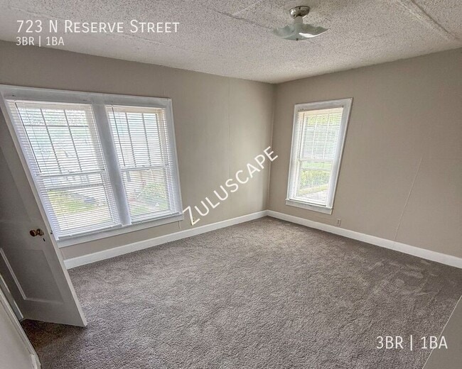 Building Photo - 723 N Reserve St