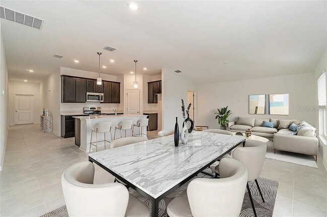 Building Photo - 2220 Green Valley St