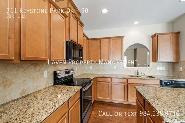 Building Photo - 711 Keystone Park Dr