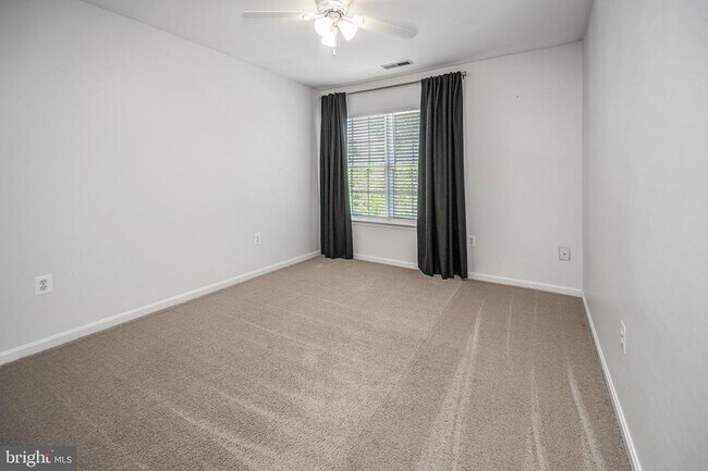 Building Photo - 33 St Williams Way