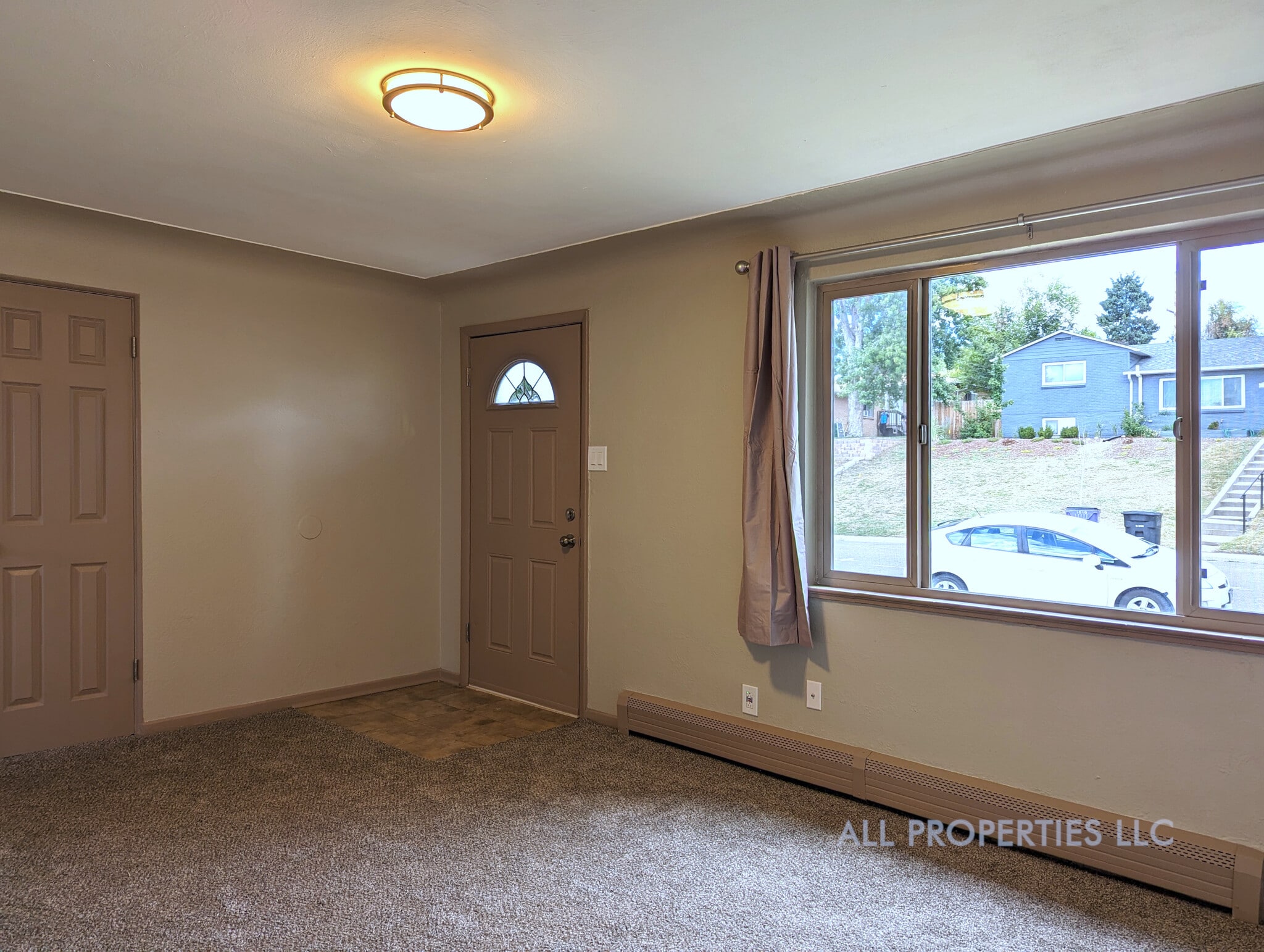 Living Room - 1005 Newton St