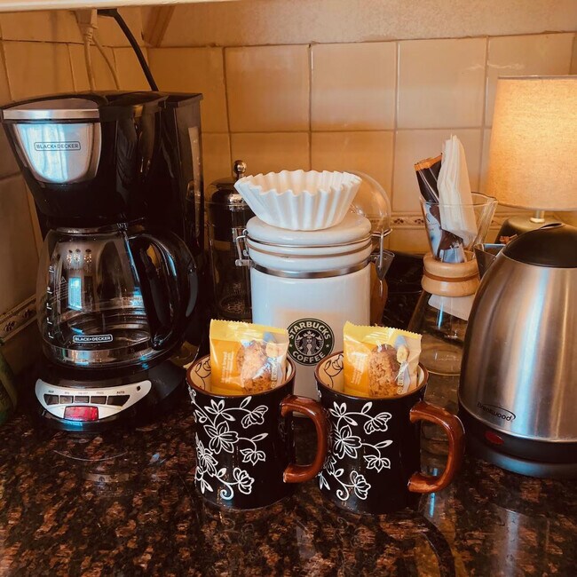 Building Photo - 4028 Beach Dr SW