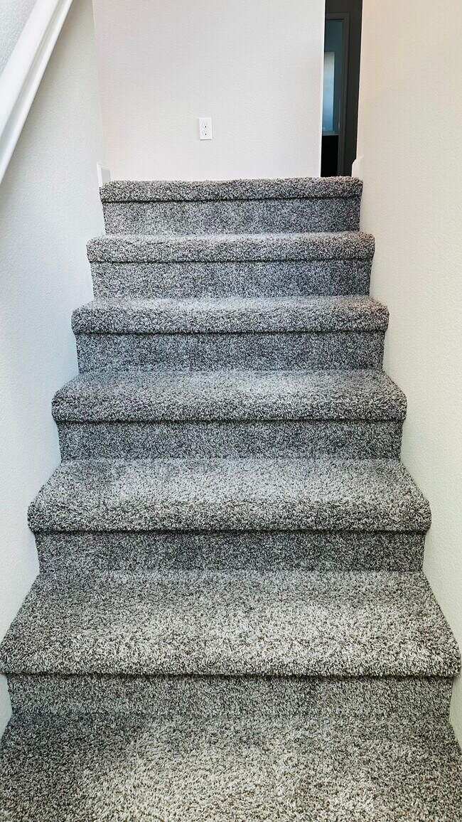 Building Photo - 3078 Feather Rd