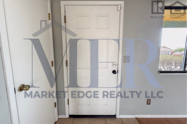 Building Photo - 2Bed/1.5Bath House in Arizona City! Ready for Immediate Move-In! -- RV GATE! NO HOA!