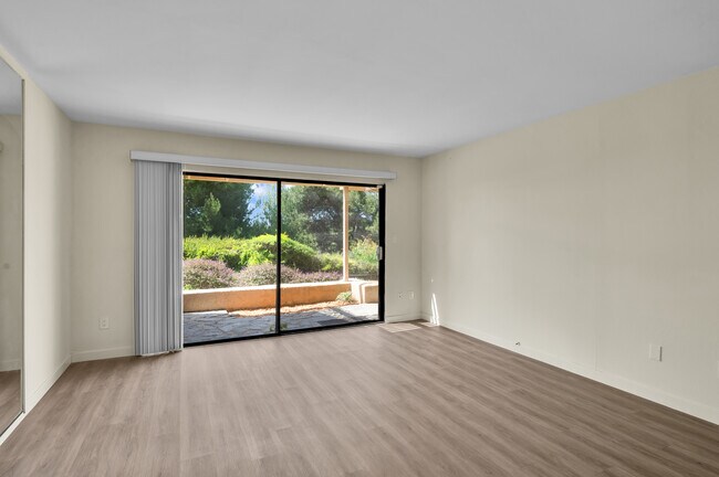 Building Photo - 2579 Caminito Muirfield