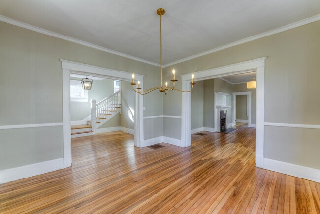 Building Photo - 1270 Peach Ave