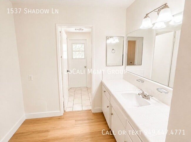 Building Photo - 1537 Shadow Ln