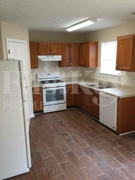 Building Photo - 432 Village Bluff Dr