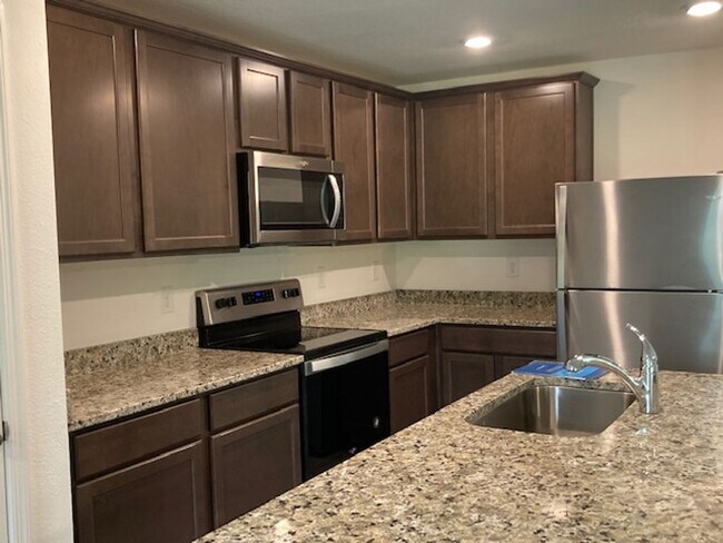 Building Photo - 35 Port Royal Dr