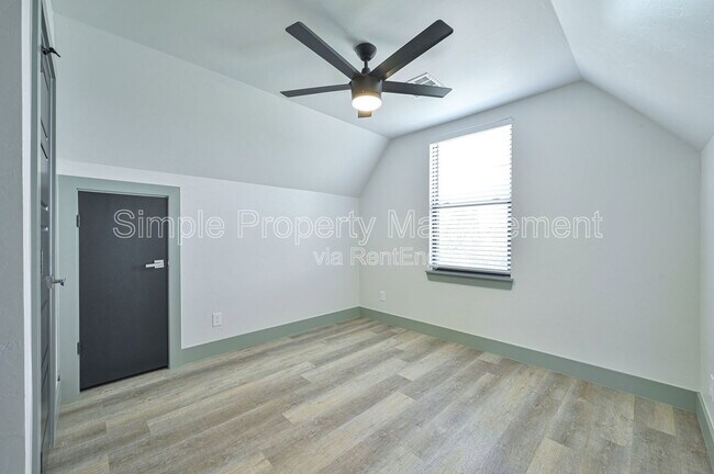 Building Photo - 4005 N Indiana Ave