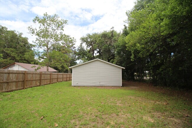 Building Photo - 3BR Cottage-Style Home in Milton with LVP Flooring, Partially Fenced Yard & Convenient Location N...