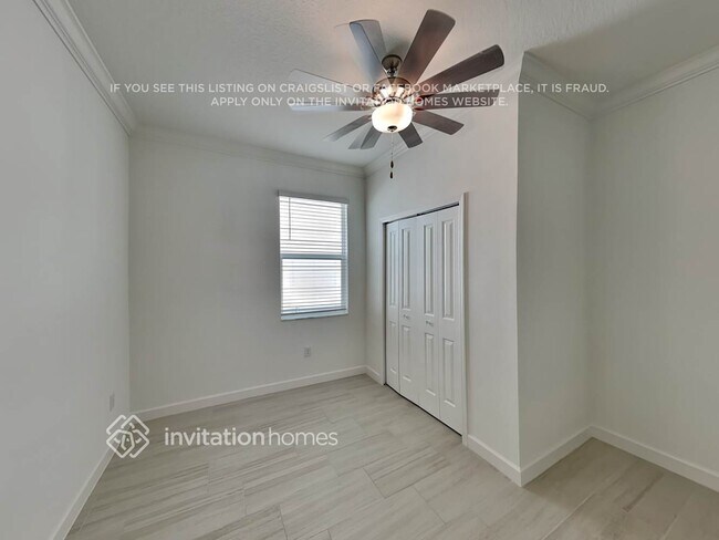 Building Photo - 14246 17 Ct E