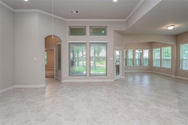 Building Photo - 2048 Brookmont Dr