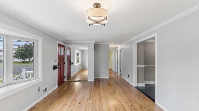Building Photo - 19 Ashwood Rd