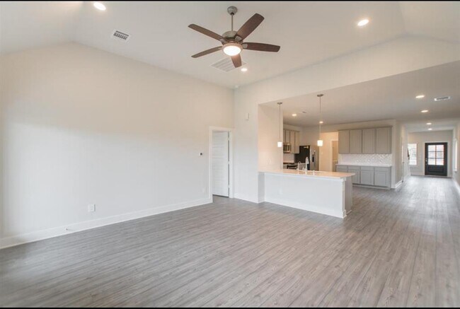Building Photo - 10526 Preserve Wy