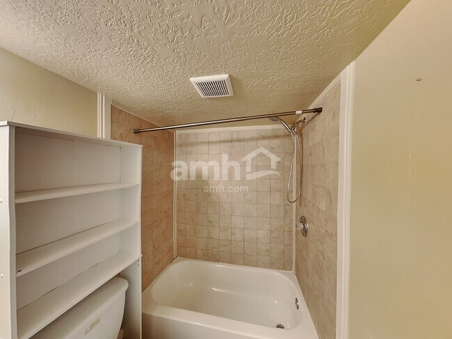 Building Photo - 2204 N 1960 W